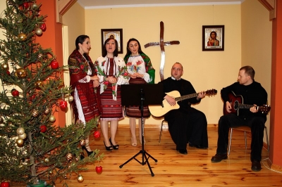 Спільне колядування у церковній світлиці в Ґіжицьку 2014 (24)