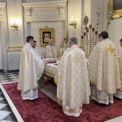 ПРИМІЦІЙНА БОЖЕСТВЕННА ЛІТУРГІЯ